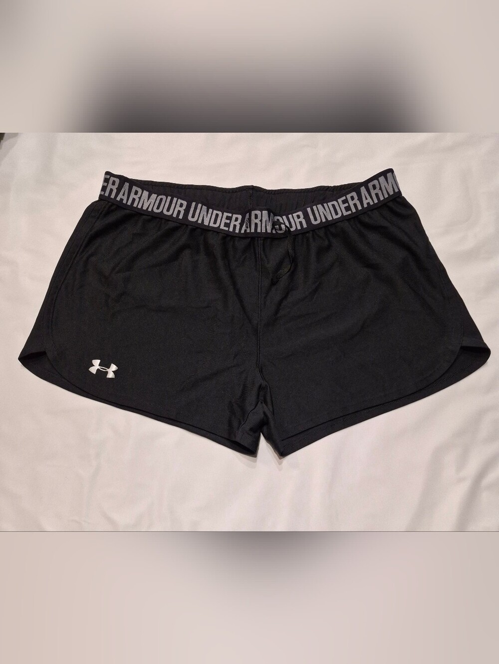 Women's Under Armour Shorts Size Large- Never Worn